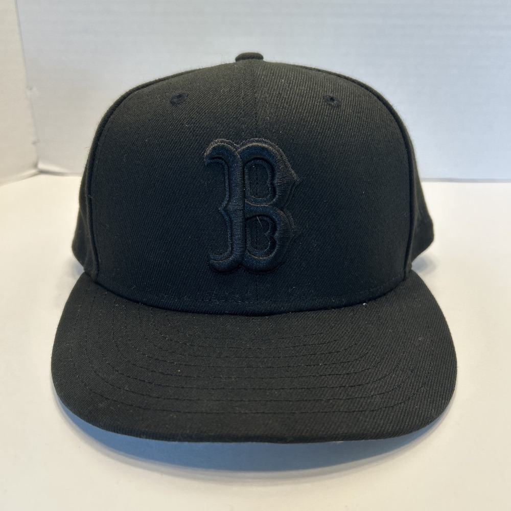 New Era Boston Red Sox 9FIFTY Snapback Black On Black Flat Brim Hat One Size
